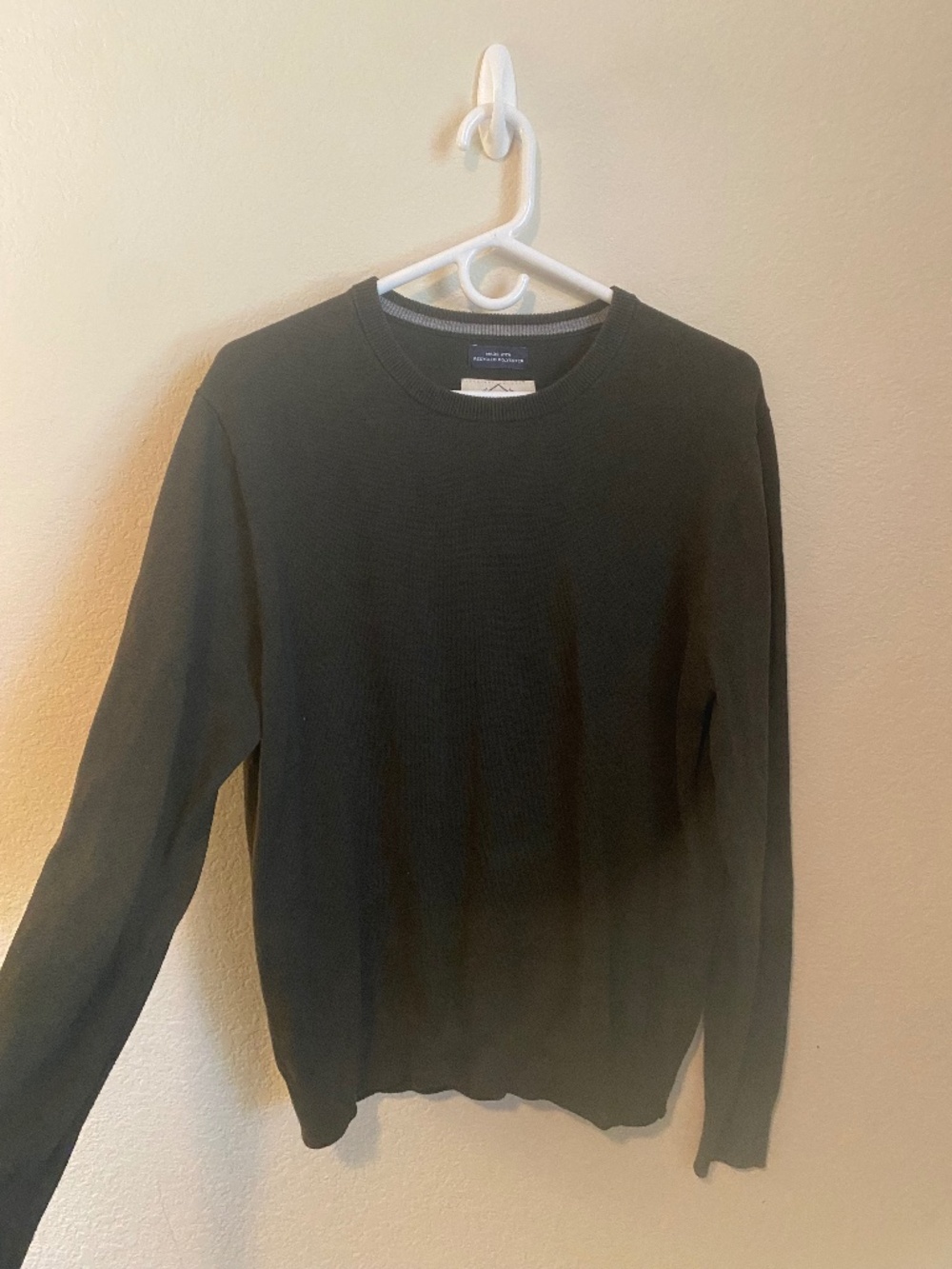 men's green crewneck sweater